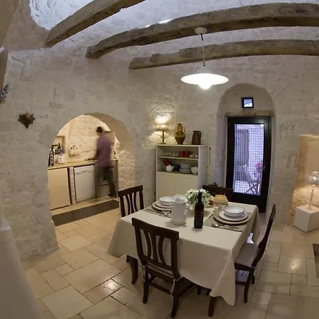 Willa Spacious With Pool In Bari 100 M² - Lush Garden *