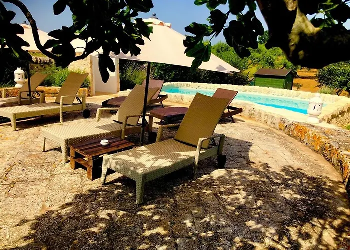 Spacious With Pool In Bari 100 M² - Lush Garden וילה