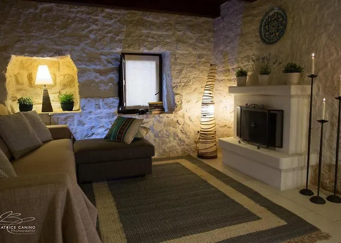 Spacious With Pool In Bari 100 M² - Lush Garden