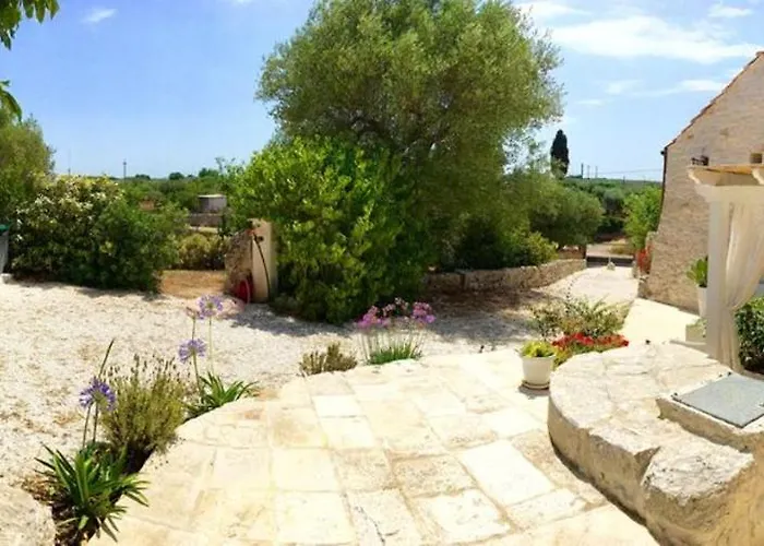 Spacious With Pool In Bari 100 M² - Lush Garden וילה אלברובלו