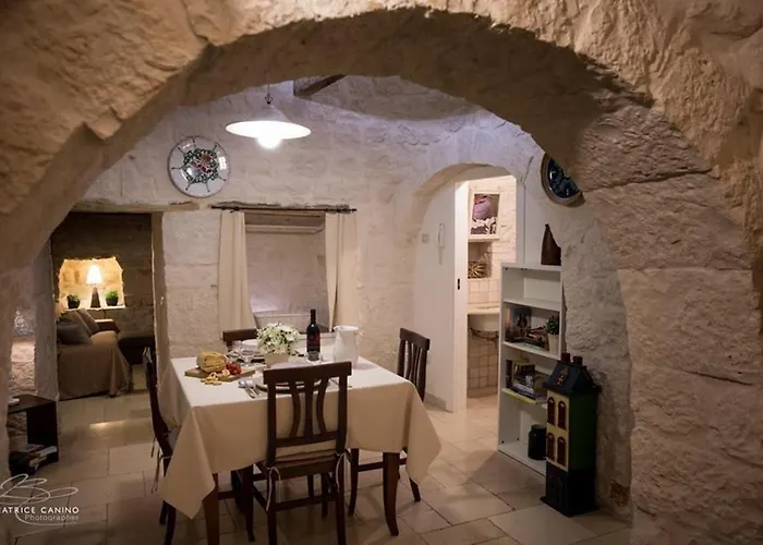 Spacious With Pool In Bari 100 M² - Lush Garden אלברובלו