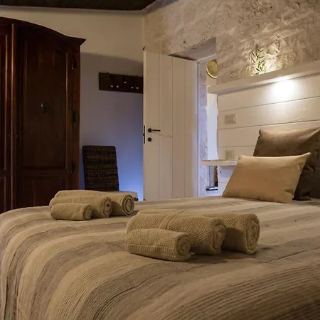Villa Spacious With Pool In Bari 100 M² - Lush Garden