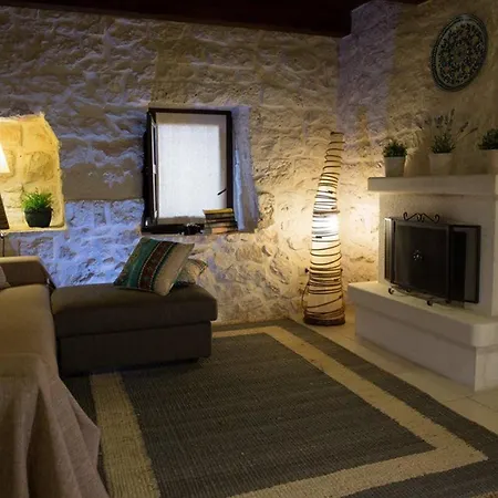 Spacious With Pool In Bari 100 M² - Lush Garden Βίλα