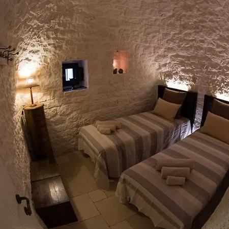Spacious With Pool In Bari 100 M² - Lush Garden * Alberobello