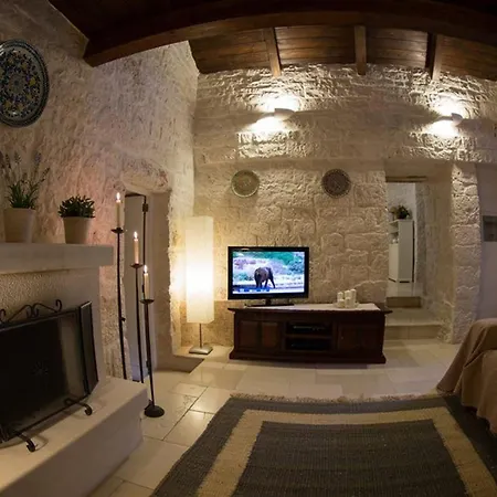 Villa Spacious With Pool In Bari 100 M² - Lush Garden Alberobello