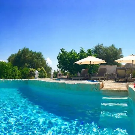 Spacious With Pool In Bari 100 M² - Lush Garden Villa